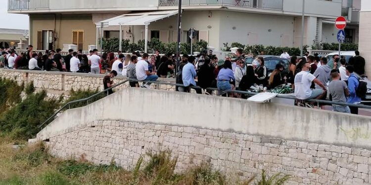 Ragazzi in Zona Porto Bianco