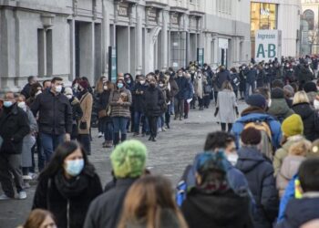 Nessuna quarantena per i vaccinati con tre dosi.