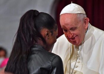 Papa Francesco: «La democrazia arretra».