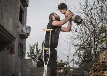 Padre e figlio siriani, entrambi mutilati. Accolti in Italia.