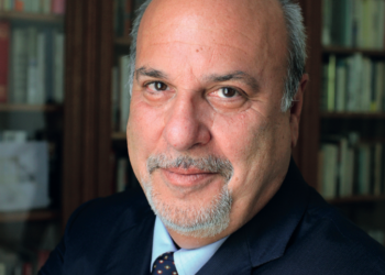 Alan Friedman contro Giorgia Meloni: «Urla come una pescivendola».
