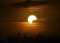 Eclissi parziale di sole.