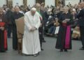 Il Papa si commuove a Piazza di Spagna