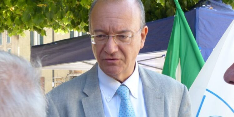 La lettera agli studenti del ministro Valditara fa discutere