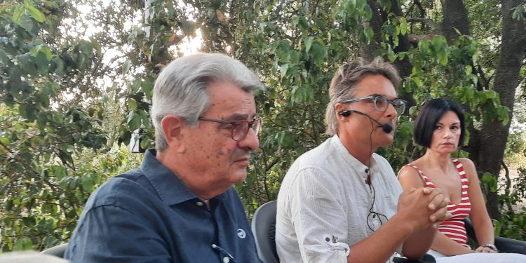 Carmine Tedeschi. Il suo libro “Leggi e mangia”.