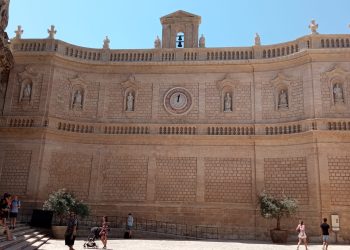 La Madonna della Madia e la Basilica Cattedrale di Monopoli.
