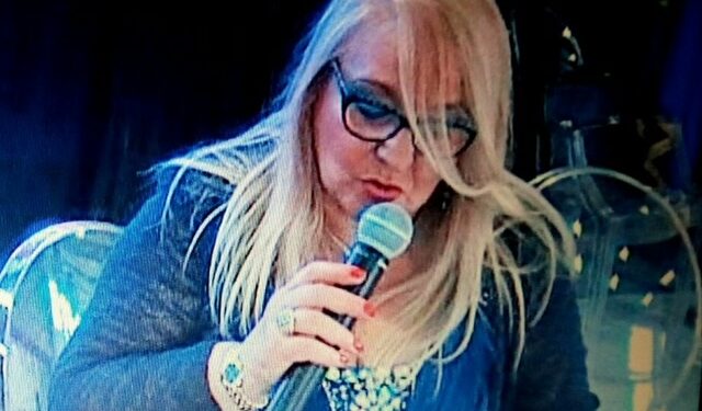 Roxy Lovaglio: «Auguri amiche donne»!