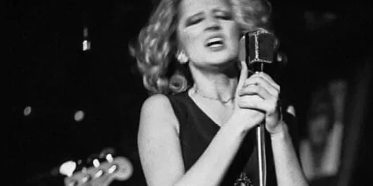 Mina cantante unica. Un talento naturale.