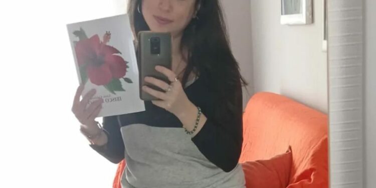 Licia Calderaro ha scritto “Ibisco Rosso”