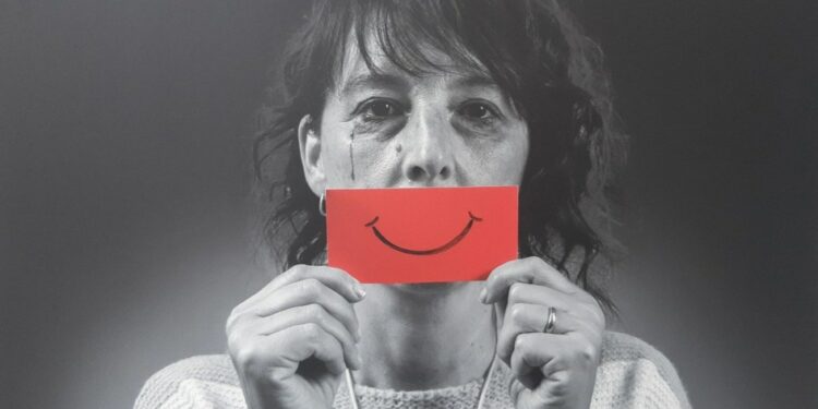 La Giornata contro la violenza sulle donne guarda in direzione della realtà